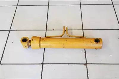 Machinery spares Hydraulic parts Hydraulic Double Acting Cylinder OD 260mm x 545mm for sale by Dirtworx | AgriMag Marketplace