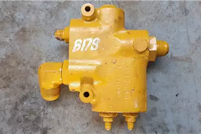 Machinery spares Hydraulic parts B17B Hydraulic Directional Control Valve Bank for sale by Dirtworx | AgriMag Marketplace