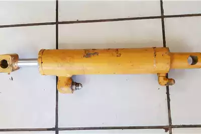 Machinery spares Hydraulic parts Hydraulic Double Acting Cylinder OD 235mm x 435mm for sale by Dirtworx | Truck & Trailer Marketplace