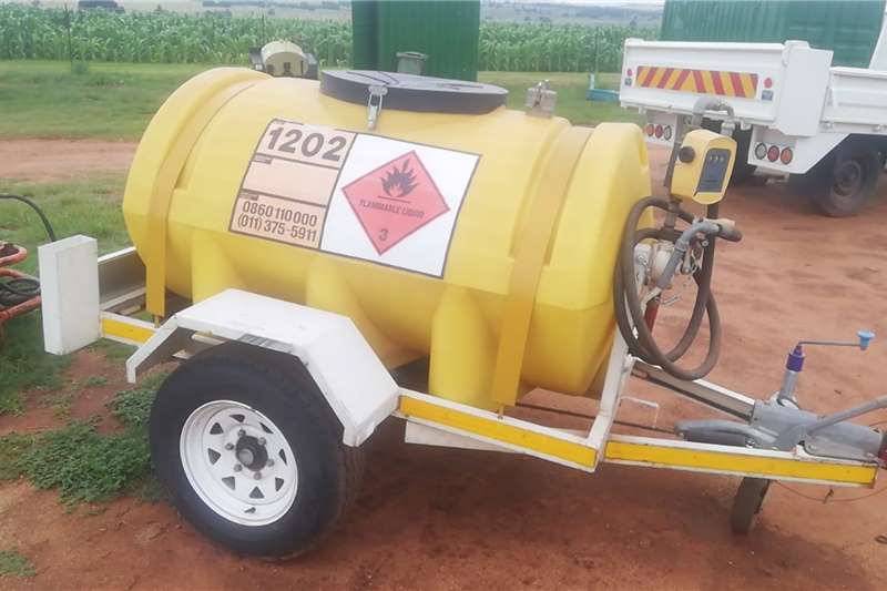 Agricultural trailers Fuel bowsers 1000L diesel bowser with manual pump