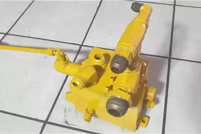 Machinery spares Hydraulic parts Rexroth Hydraulic Directional Control Valve Bank for sale by Dirtworx | AgriMag Marketplace