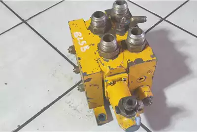 Machinery spares Hydraulic parts Bell B25B Hydraulic Directional Control Valve Bank for sale by Dirtworx | Truck & Trailer Marketplace