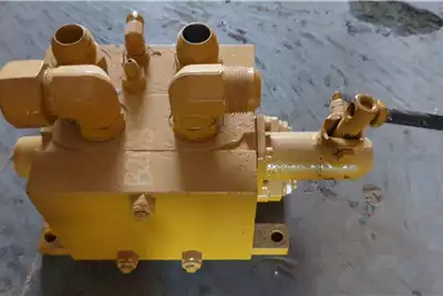 Machinery spares Hydraulic parts B20B Hydraulic Directional Control Valve Bank for sale by Dirtworx | AgriMag Marketplace