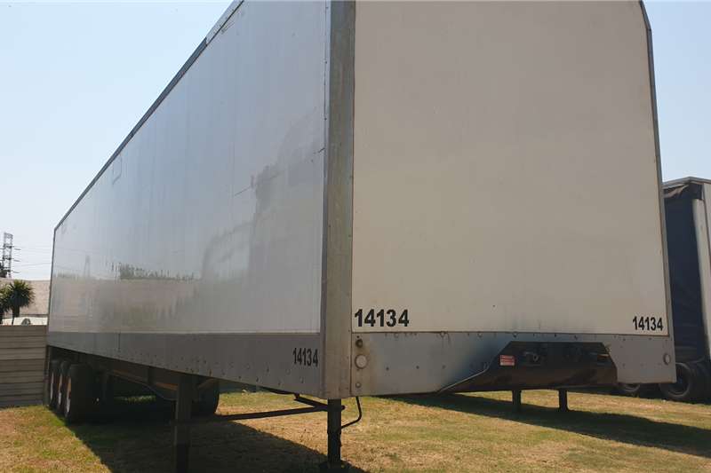 Hendred Trailers Box body Volume Bodie 2010 for sale by MRJ Transport cc | AgriMag Marketplace