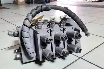 Machinery spares Hydraulic parts Rexroth 3M4 15 2X Hydraulic Directional Control Va for sale by Dirtworx | AgriMag Marketplace