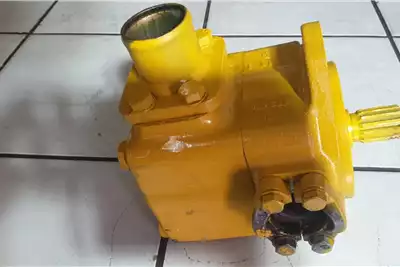 Machinery spares Hydraulic parts Sperry Vickers Hydraulic Gear Pump 773 for sale by Dirtworx | AgriMag Marketplace