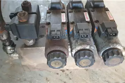 Machinery spares Hydraulic parts Rexroth Hydraulic Directional Control Valve Bank for sale by Dirtworx | Truck & Trailer Marketplace