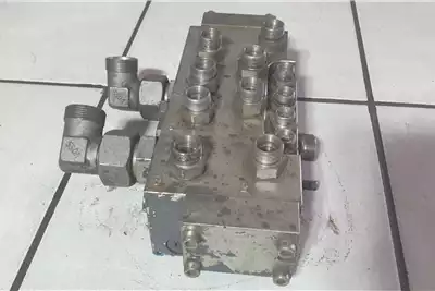 Machinery spares Hydraulic parts Hydraulic Valve Block for sale by Dirtworx | Truck & Trailer Marketplace