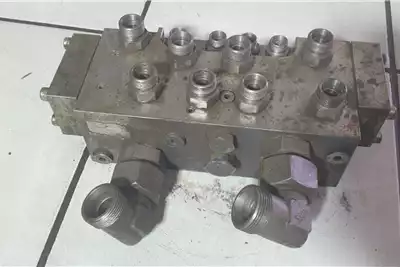 Machinery spares Hydraulic parts Hydraulic Valve Block for sale by Dirtworx | AgriMag Marketplace