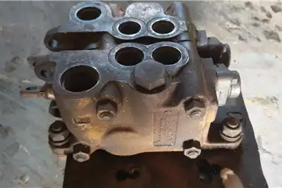 Machinery spares Hydraulic parts Hydraulic Directional Control Valve Bank for sale by Dirtworx | AgriMag Marketplace