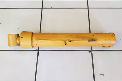 Machinery spares Hydraulic parts Hydraulic Double Acting Cylinder OD 260mm x 545mm for sale by Dirtworx | AgriMag Marketplace