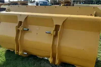 Loaders Caterpillar 966C Front End Loader Bucket for sale by Dirtworx | Truck & Trailer Marketplace