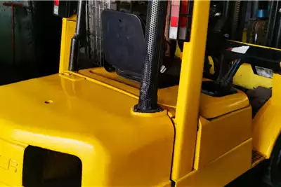 Hyster Forklifts 2.5 ton xm 3 stage mast container 4.5m lift for sale by Hopstein Engineering | Truck & Trailer Marketplace