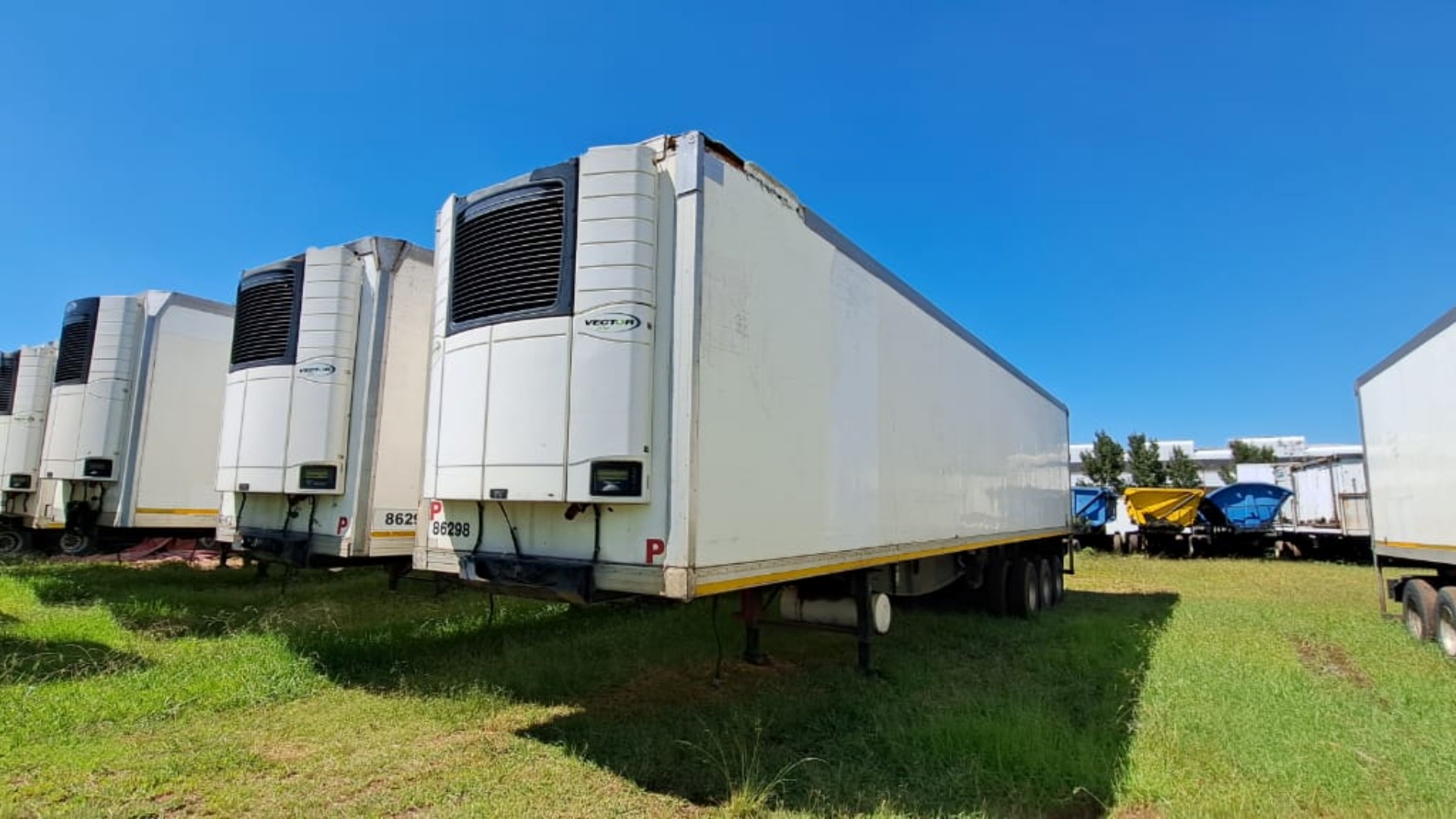 Paramount Trailers Refrigerated trailer Tri  Axle Fridge body. Vector fridge unit 2014 for sale by AAG Motors | Truck & Trailer Marketplace