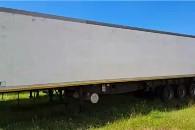 Paramount Trailers Refrigerated trailer Tri  Axle Fridge body. Vector fridge unit 2014 for sale by AAG Motors | AgriMag Marketplace