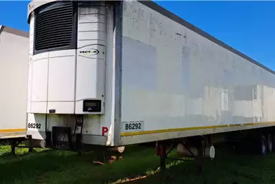 Paramount Trailers Refrigerated trailer Tri  Axle Fridge body. Vector fridge unit 2015 for sale by AAG Motors | Truck & Trailer Marketplace