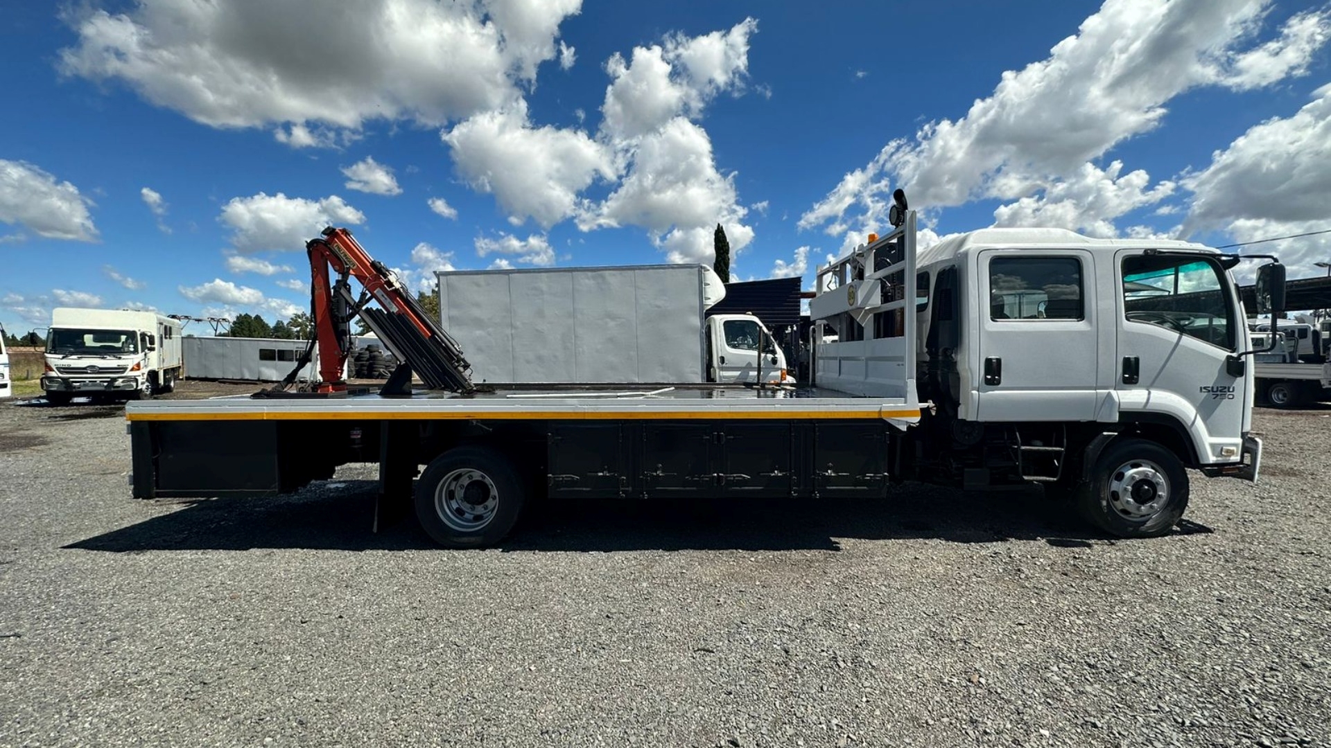 Isuzu Truck FSR 750 CREW CAB WITH CRANE 2011 for sale by Motordeal Truck and Commercial | Truck & Trailer Marketplace