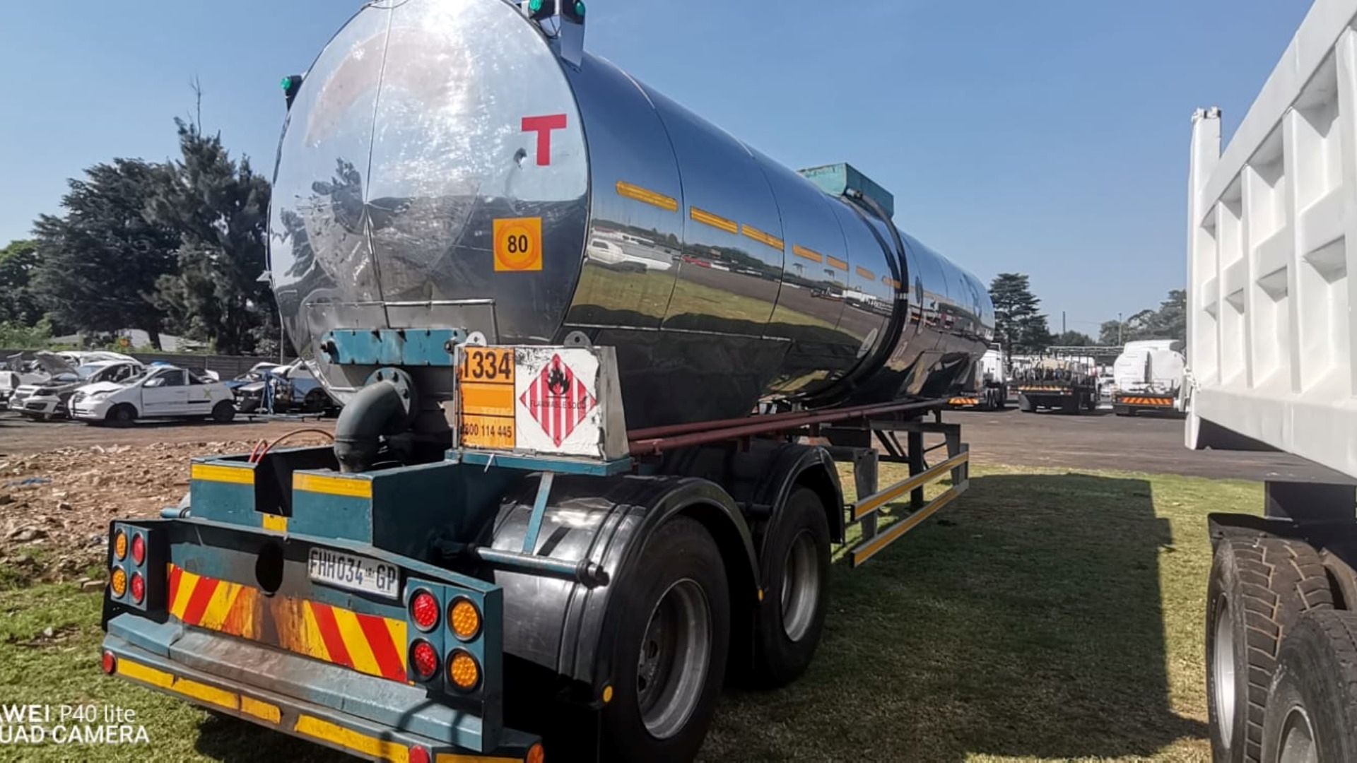 Henred Trailers Oil claded tanker HFO TANKER 1981 for sale by MT Car and Truck Auctioneers | Truck & Trailer Marketplace