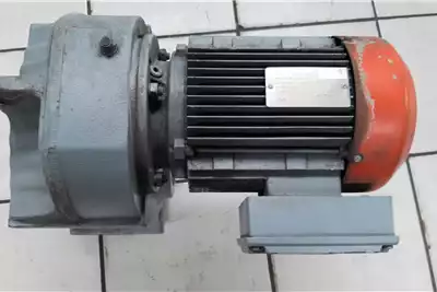 Machinery spares Gearboxes SEW Eurodrive Gear Motor FA77/DT100LS4 for sale by Dirtworx | AgriMag Marketplace