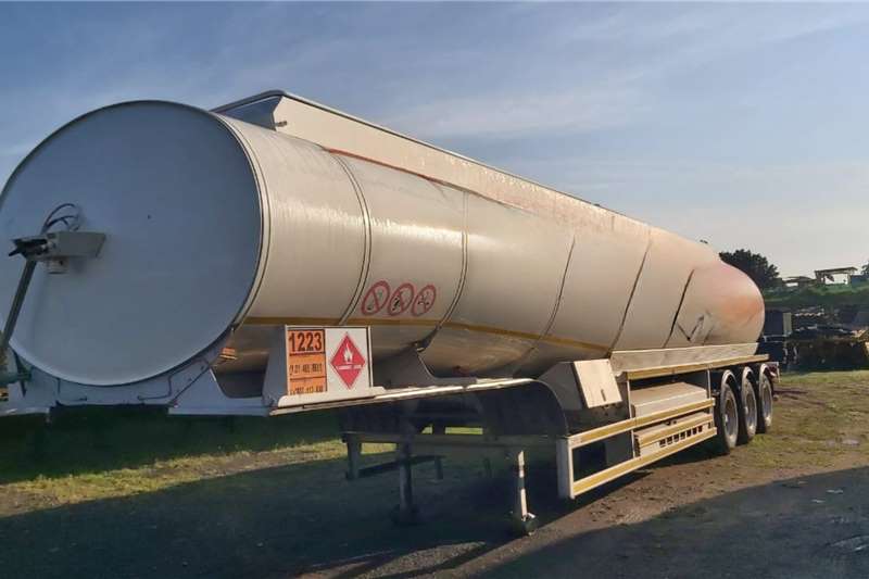 GRW Fuel tanker GRW 50,000l Fuel/Diesel/Jet Fuel Bridging Unit 2015