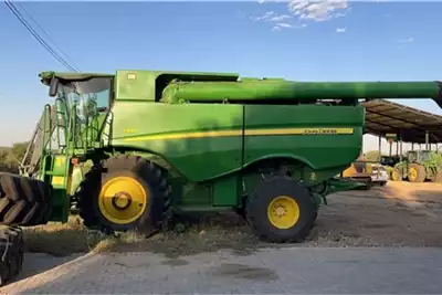 John Deere Harvesting equipment Grain harvesters S680 2013 for sale by GWK Mechanisation | Truck & Trailer Marketplace