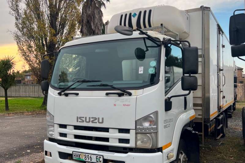Isuzu Refrigerated trucks ISUZU FSR800 FRIDGE B0DY TRUCK 2014