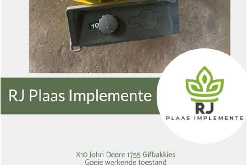 Seeds fertilisers and chemicals Gifbakkies ; John Deere x10 for sale by Private Seller | AgriMag Marketplace