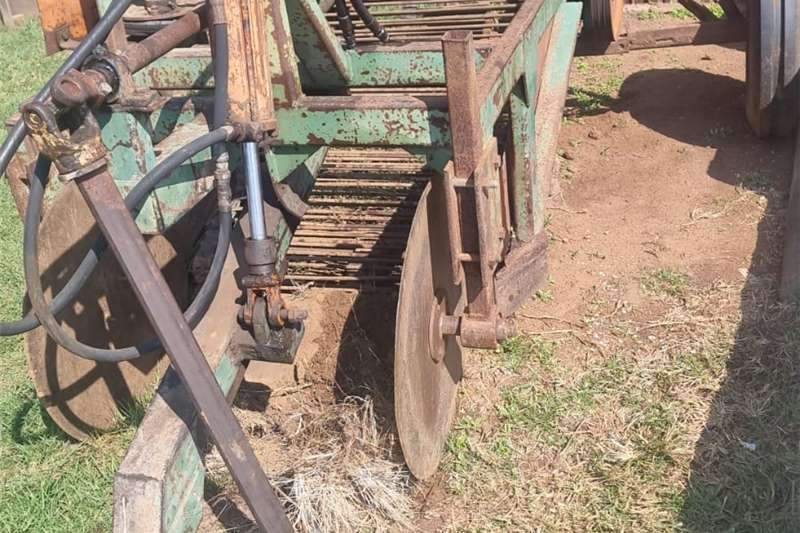 Planting and seeding equipment No till planters een ry Dorma artapel uithaler for sale by Private Seller | AgriMag Marketplace