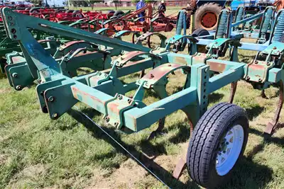 Rovic Tillage equipment Rippers Super 12 11 tooth chissel plough for sale by Sturgess Agriculture | AgriMag Marketplace