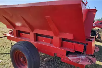 Rovic Spreaders Trailed spreaders Lime spreader for sale by Sturgess Agriculture | AgriMag Marketplace