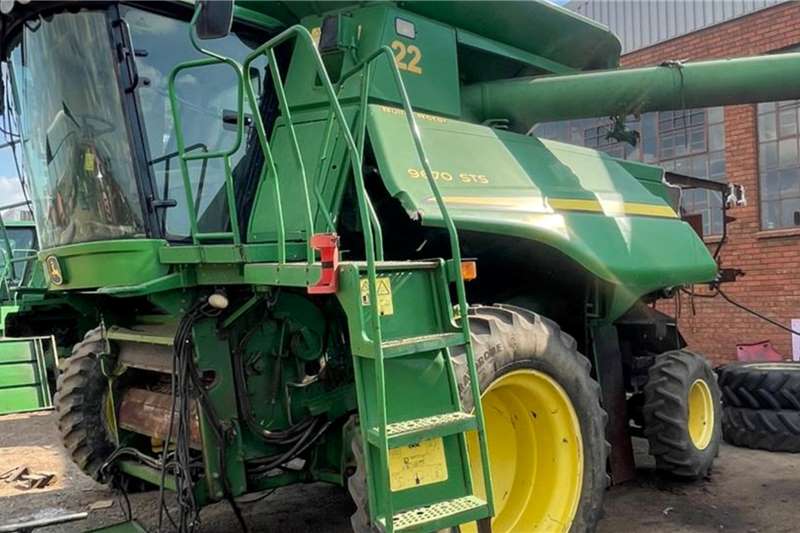 John Deere Harvesting equipment Grain harvesters John Deere 9670STS Combine Stripping for spares