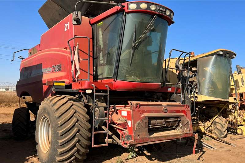 Case Harvesting equipment Grain harvesters CASE 7088 Combine Stripping for spares for sale by Discount Used Tractor Parts | Truck & Trailer Marketplace