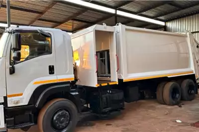 Isuzu Garbage trucks Isuzu 28360 Automatic with 20 cub and Lifters 2015 for sale by Waste Truck Repairs | AgriMag Marketplace