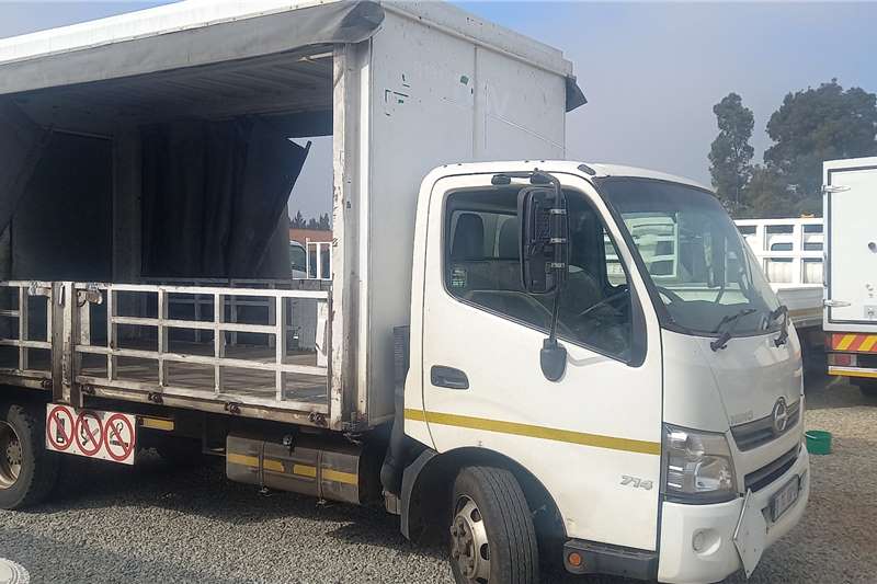 Hino Curtain side trucks 300 714 3.5 ton 2015