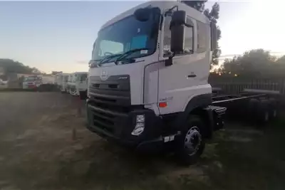 Chassis Cab Trucks CWE370 2024