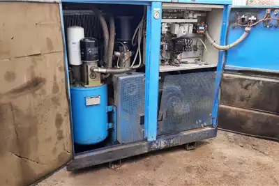 Compair Compressors CompAir 37kW Rotary Screw Air Compressor 183cfm 2003 for sale by Dirtworx | Truck & Trailer Marketplace