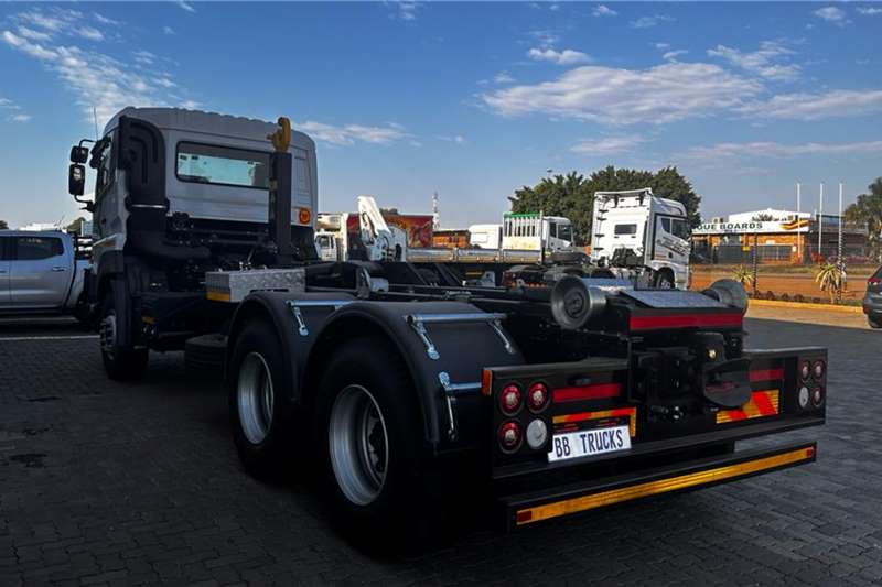 [make] Hooklift trucks in South Africa on Truck & Trailer Marketplace