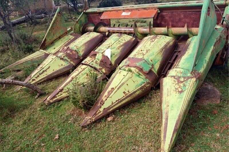 Used JOHN DEERE 4 RY MIELIE TAFEL 4 ROW MAIZE TABLE for sale in North West  | R 70,000
