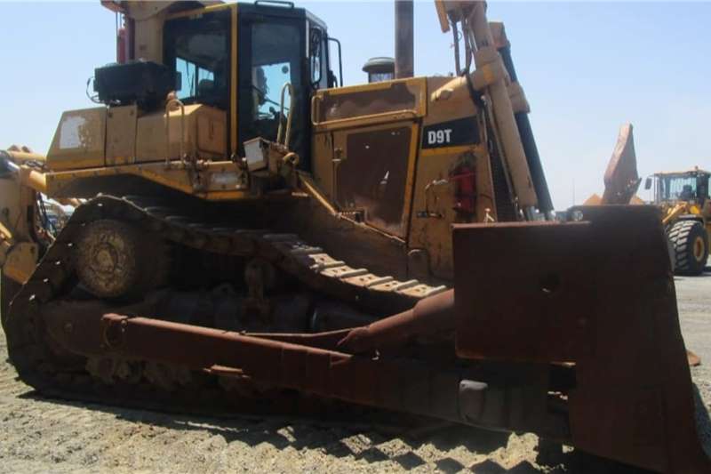 [make] Dozers in South Africa on Truck & Trailer Marketplace