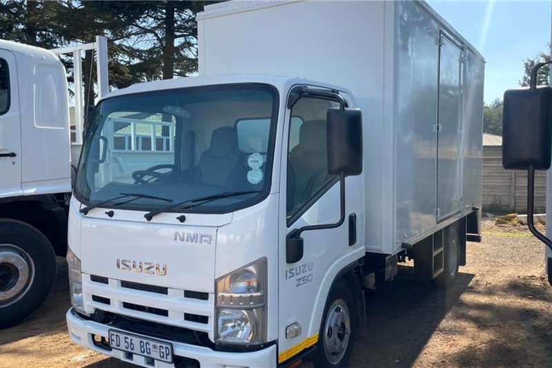 Isuzu Box trucks Isuzu NMR250 Closed Body 2016