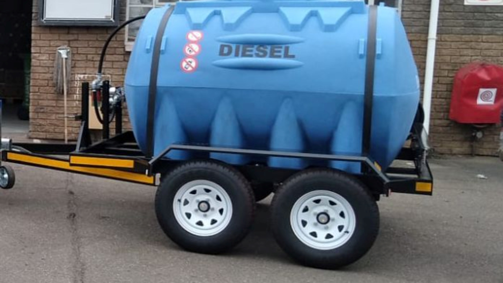 Custom Diesel tanker 2500 LITRE PLASTIC DIESEL BOWSER 2023 for sale by Jikelele Tankers and Trailers | Truck & Trailer Marketplace