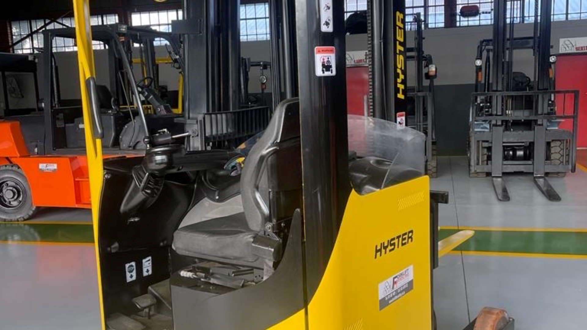 Hyster Forklifts Electric forklift Hyster 1.6 Ton Electric Reach Truck for sale by Forklift Handling | Truck & Trailer Marketplace