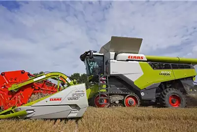 Claas Harvesting equipment Grain harvesters LEXION 8700 TERRA TRAC Contact Jimmy   0761356256 for sale by STUCKY AGRI EQUIPMENT | Truck & Trailer Marketplace