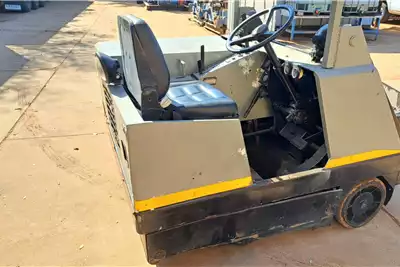 Sweeper Tennant 235 Road Broom Sweeper for sale by Dirtworx | AgriMag Marketplace