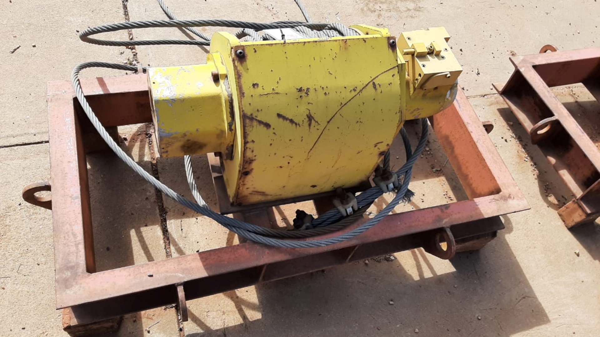 Winch Pneumatic Air Winch 2 Ton for sale by Dirtworx | Truck & Trailer Marketplace