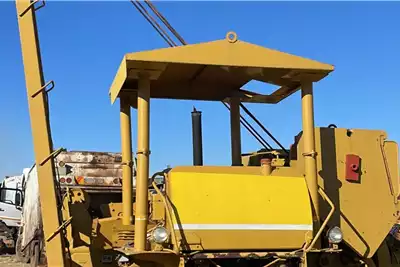 Caterpillar Pipelayer Cat 572G for sale by Johan Jacobs Machinery | Truck & Trailer Marketplace
