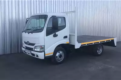 Hino Flatbed trucks 2016 Hino 300 614 Flatdeck 2016 for sale by Nationwide Trucks | Truck & Trailer Marketplace