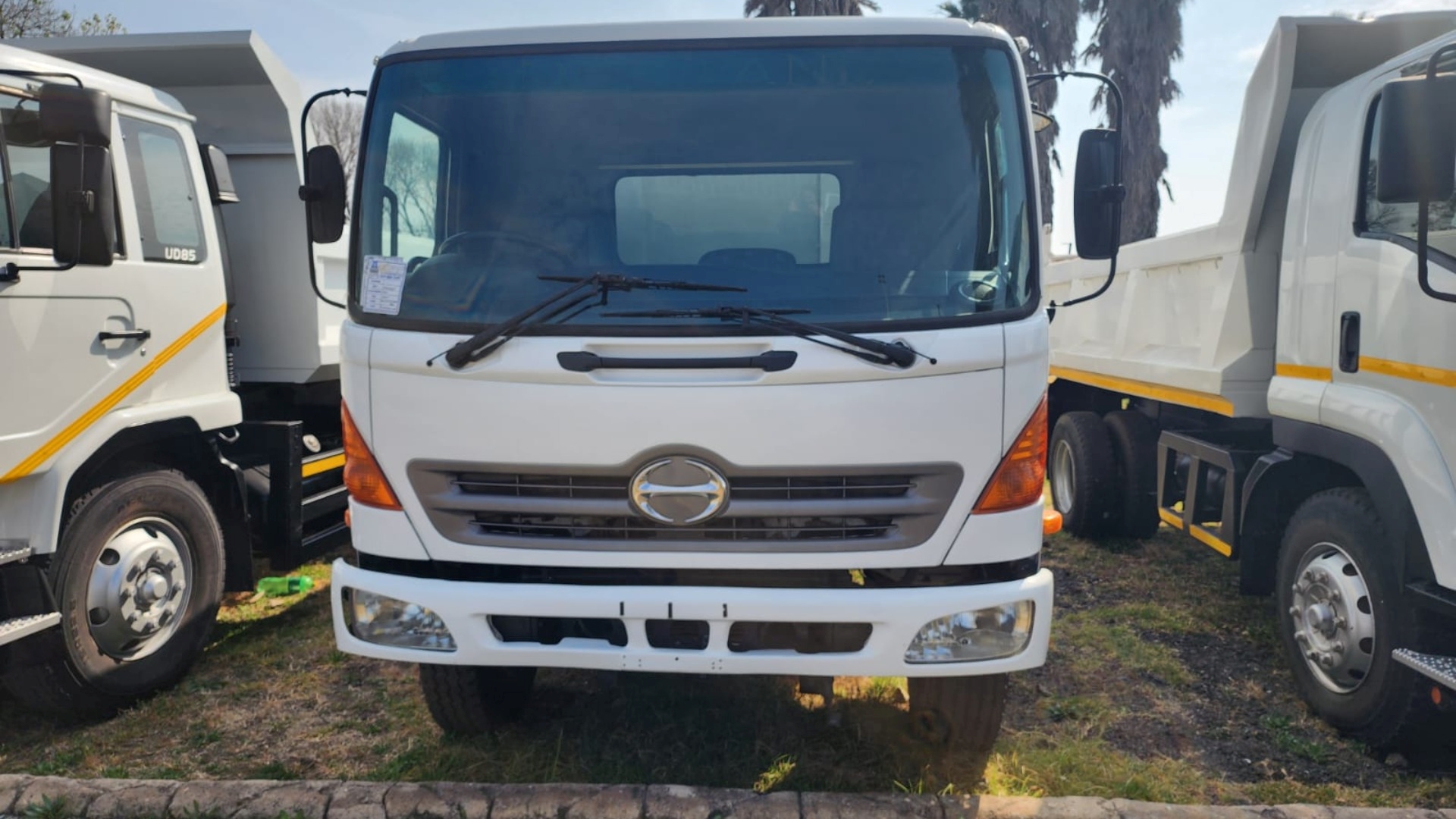 Hino Tipper trucks 500 6 Cube Tipper Truck 2004 for sale by Lappies Truck And Trailer Sales | Truck & Trailer Marketplace