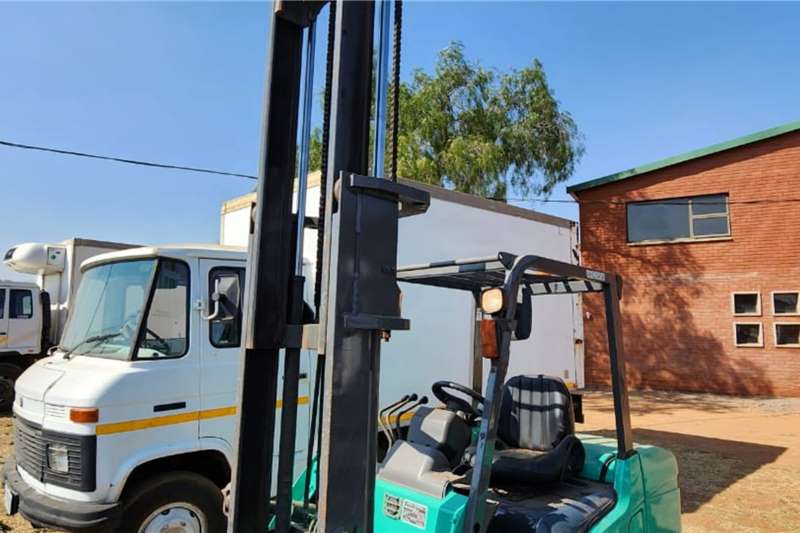 [make] Forklifts in South Africa on Truck & Trailer Marketplace