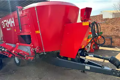 Feed Mixer Feed wagons RMH Mixell 18 Brand New (3CR12) 2023 for sale by Discount Implements | Truck & Trailer Marketplace